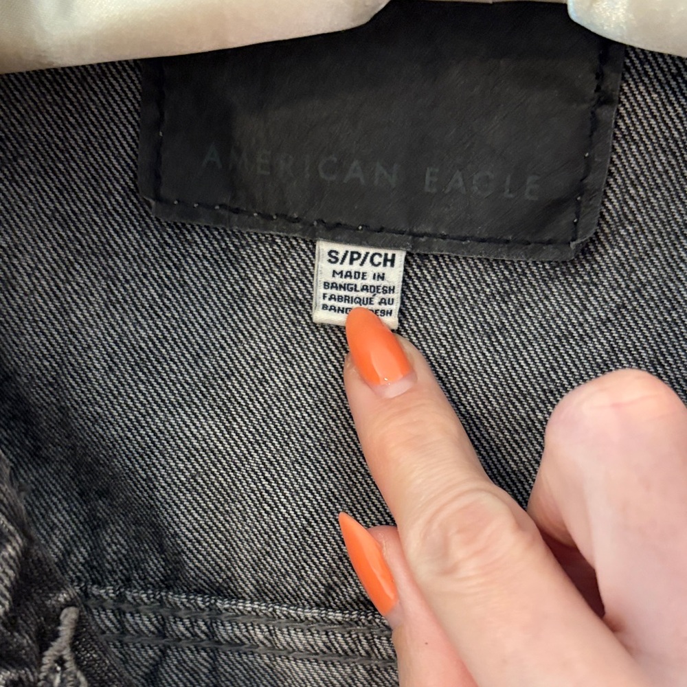American Eagle Outfitters Dark Gray Oversized Denim Jacket - Picture 5 of 6